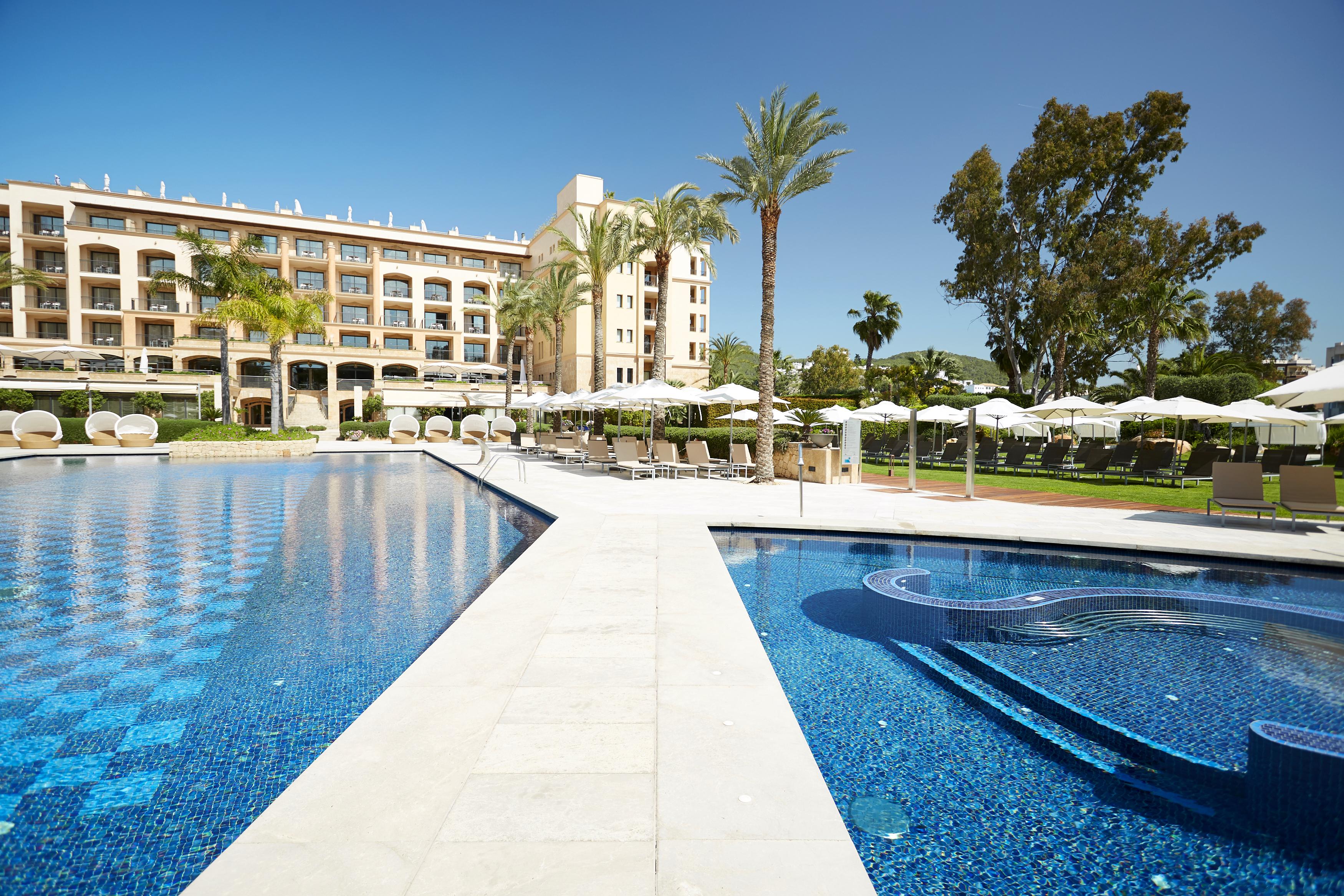 Insotel Fenicia Prestige Suites&Spa Santa Eulalia del Río Exterior foto